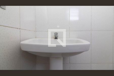 Banheiro de casa para alugar com 1 quarto, 40m² em Jardim Danfer, São Paulo