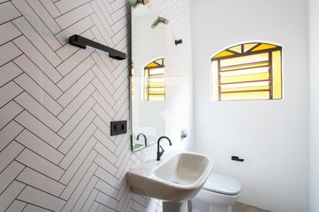 Lavabo de casa à venda com 3 quartos, 180m² em Vila Scarpelli, Santo André