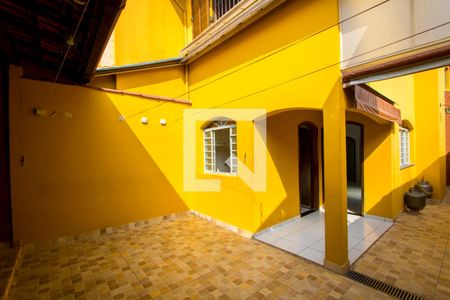Quintal de casa à venda com 3 quartos, 180m² em Vila Scarpelli, Santo André