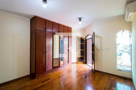 Quarto 1 - Suíte de casa à venda com 3 quartos, 180m² em Vila Scarpelli, Santo André