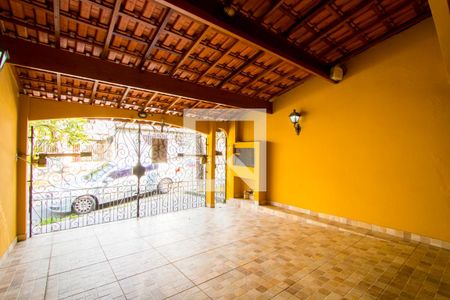 Garagem de casa à venda com 3 quartos, 180m² em Vila Scarpelli, Santo André