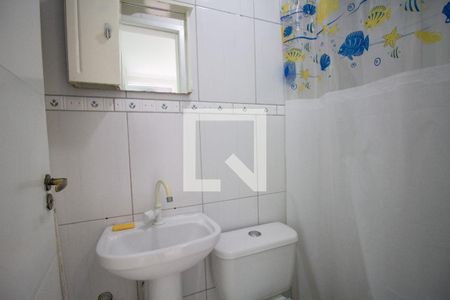 Banheiro de kitnet/studio para alugar com 1 quarto, 25m² em Vargem Grande, Rio de Janeiro