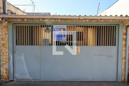 Casa para alugar com 150m², 2 quartos e 2 vagas Casa para alugar com 150m², 2 quartos e 2 vagasFachada