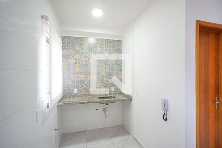 Cozinha de apartamento para alugar com 1 quarto, 37m² em Vila Antonina, São Paulo