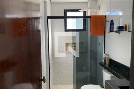 Apartamento para alugar com 70m², 2 quartos e 1 vaga Apartamento para alugar com 70m², 2 quartos e 1 vagaBanheiro Suite