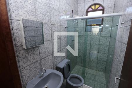Banheiro de apartamento à venda com 2 quartos, 48m² em Cardoso, Contagem