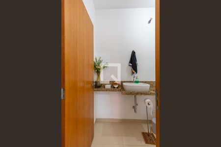 Casa à venda com 209m², 3 quartos e 4 vagas Casa à venda com 209m², 3 quartos e 4 vagasBanheiro 2