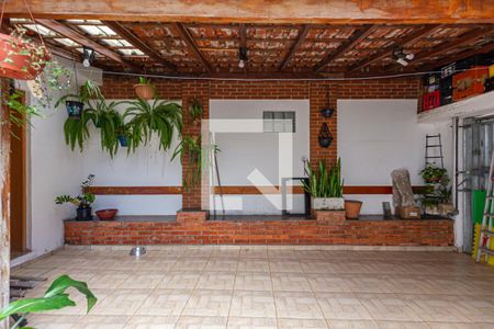 Casa à venda com 209m², 3 quartos e 4 vagas Casa à venda com 209m², 3 quartos e 4 vagasQuintal / Garagem Fundos / Área do Churrasco