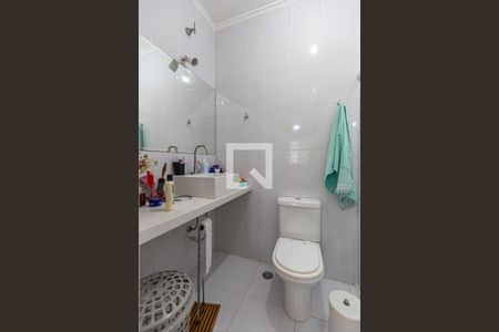 Casa à venda com 209m², 3 quartos e 4 vagas Casa à venda com 209m², 3 quartos e 4 vagasBanheiro da Suite