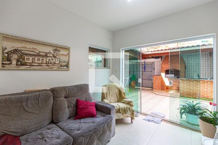 Casa à venda com 209m², 3 quartos e 4 vagas Casa à venda com 209m², 3 quartos e 4 vagasSala de TV