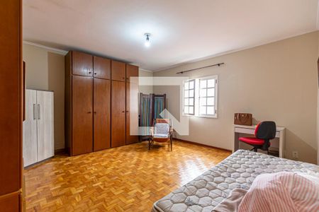 Casa à venda com 209m², 3 quartos e 4 vagas Casa à venda com 209m², 3 quartos e 4 vagasQuarto 2