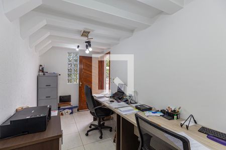 Casa à venda com 209m², 3 quartos e 4 vagas Casa à venda com 209m², 3 quartos e 4 vagasEscritorio