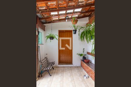 Casa à venda com 209m², 3 quartos e 4 vagas Casa à venda com 209m², 3 quartos e 4 vagasQuintal / Garagem Fundos / Área do Churrasco