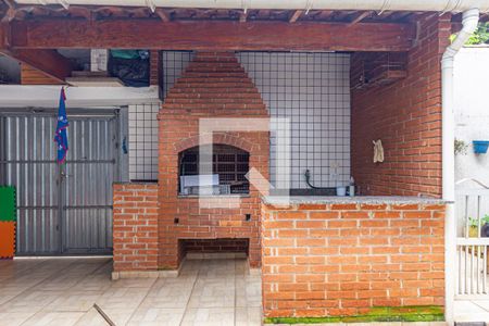 Casa à venda com 209m², 3 quartos e 4 vagas Casa à venda com 209m², 3 quartos e 4 vagasQuintal / Garagem Fundos / Área do Churrasco