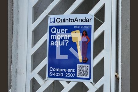 Casa à venda com 209m², 3 quartos e 4 vagas Casa à venda com 209m², 3 quartos e 4 vagasPlaquinha instalada no portão do imóvel