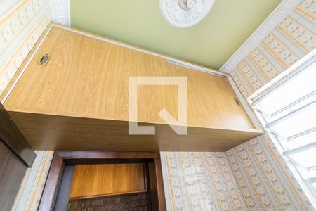 Casa à venda com 200m², 5 quartos e 3 vagas Casa à venda com 200m², 5 quartos e 3 vagasCozinha de apoio (2º andar)