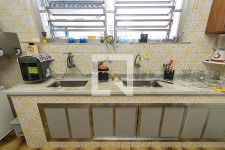 Casa à venda com 200m², 5 quartos e 3 vagas Casa à venda com 200m², 5 quartos e 3 vagasCozinha