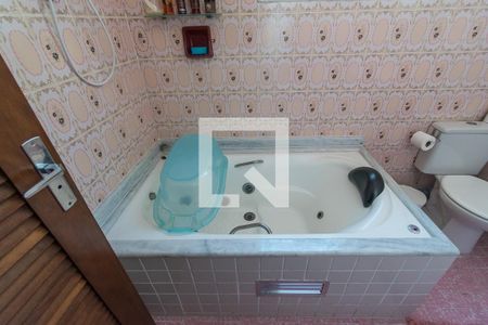 Casa à venda com 200m², 5 quartos e 3 vagas Casa à venda com 200m², 5 quartos e 3 vagasBanheiro Social 2 (2º andar) - Banheira