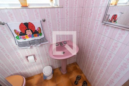 Casa à venda com 200m², 5 quartos e 3 vagas Casa à venda com 200m², 5 quartos e 3 vagasBanheiro de Serviço