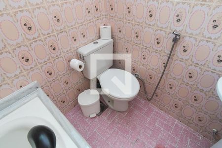 Casa à venda com 200m², 5 quartos e 3 vagas Casa à venda com 200m², 5 quartos e 3 vagasBanheiro Social 2 (2º andar)