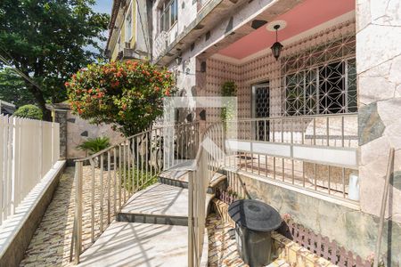 Casa à venda com 200m², 5 quartos e 3 vagas Casa à venda com 200m², 5 quartos e 3 vagasVaranda