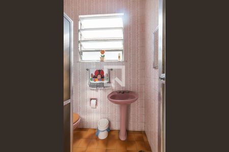 Casa à venda com 200m², 5 quartos e 3 vagas Casa à venda com 200m², 5 quartos e 3 vagasBanheiro de Serviço