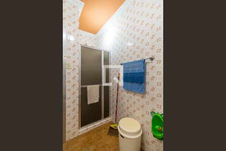 Casa à venda com 200m², 5 quartos e 3 vagas Casa à venda com 200m², 5 quartos e 3 vagasBanheiro Social (1º andar)