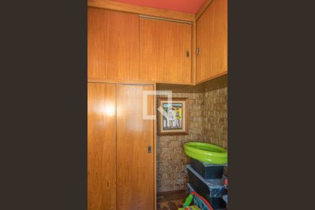 Casa à venda com 200m², 5 quartos e 3 vagas Casa à venda com 200m², 5 quartos e 3 vagasQuarto extra reversível (2 andar) - Armário