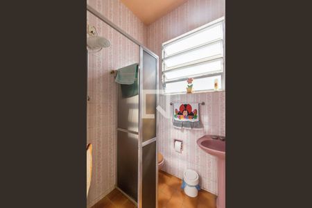 Casa à venda com 200m², 5 quartos e 3 vagas Casa à venda com 200m², 5 quartos e 3 vagasBanheiro de Serviço