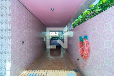 Casa à venda com 200m², 5 quartos e 3 vagas Casa à venda com 200m², 5 quartos e 3 vagasVaranda - Garagem