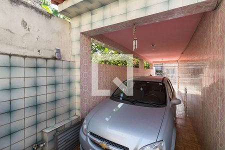 Casa à venda com 200m², 5 quartos e 3 vagas Casa à venda com 200m², 5 quartos e 3 vagasQuintal dos fundos - Garagem