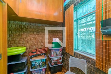 Casa à venda com 200m², 5 quartos e 3 vagas Casa à venda com 200m², 5 quartos e 3 vagasQuarto extra reversível (2 andar)