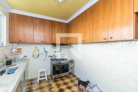 Casa à venda com 200m², 5 quartos e 3 vagas Casa à venda com 200m², 5 quartos e 3 vagasCozinha - Armários