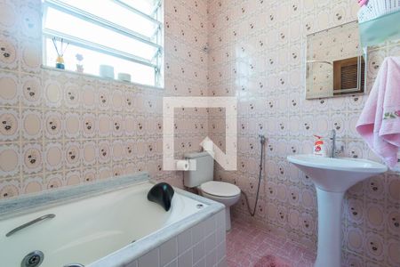 Casa à venda com 200m², 5 quartos e 3 vagas Casa à venda com 200m², 5 quartos e 3 vagasBanheiro Social 2 (2º andar)