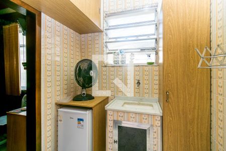 Casa à venda com 200m², 5 quartos e 3 vagas Casa à venda com 200m², 5 quartos e 3 vagasCozinha de apoio (2º andar)