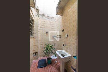 Casa à venda com 200m², 5 quartos e 3 vagas Casa à venda com 200m², 5 quartos e 3 vagasÁrea de Serviço