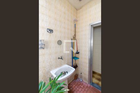 Casa à venda com 200m², 5 quartos e 3 vagas Casa à venda com 200m², 5 quartos e 3 vagasÁrea de Serviço