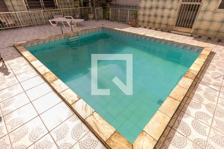 Casa à venda com 200m², 5 quartos e 3 vagas Casa à venda com 200m², 5 quartos e 3 vagasQuintal dos fundos - Piscina