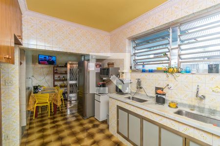 Casa à venda com 200m², 5 quartos e 3 vagas Casa à venda com 200m², 5 quartos e 3 vagasCozinha