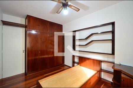 Apartamento à venda com 160m², 4 quartos e 2 vagasQuarto 2