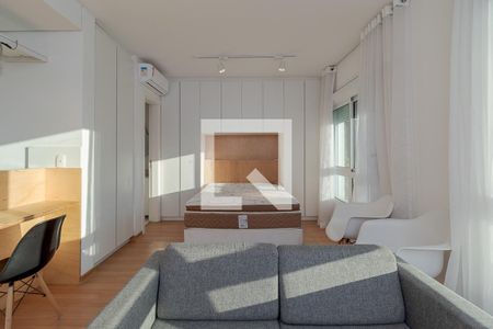 Sala / Quarto de apartamento para alugar com 1 quarto, 36m² em Três Figueiras, Porto Alegre