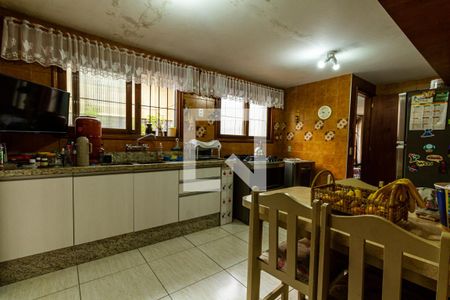 Casa para alugar com 420m², 4 quartos e 6 vagas Casa para alugar com 420m², 4 quartos e 6 vagasCozinha