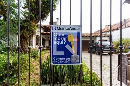 Casa para alugar com 420m², 4 quartos e 6 vagas Casa para alugar com 420m², 4 quartos e 6 vagasEntrada