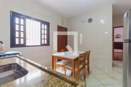 Casa para alugar com 200m², 2 quartos e 2 vagas Casa para alugar com 200m², 2 quartos e 2 vagasCozinha