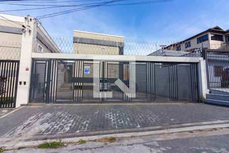 Casa de condomínio à venda com 60m², 2 quartos e 1 vaga Casa de condomínio à venda com 60m², 2 quartos e 1 vagaFachada
