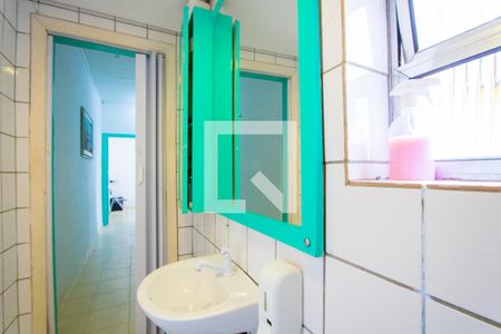 Casa à venda com 81m², 2 quartos e sem vaga Casa à venda com 81m², 2 quartos e sem vagaBanheiro