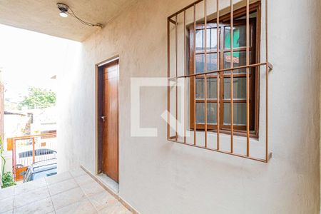 Casa à venda com 220m², 3 quartos e 3 vagas Casa à venda com 220m², 3 quartos e 3 vagasCorredor lateral