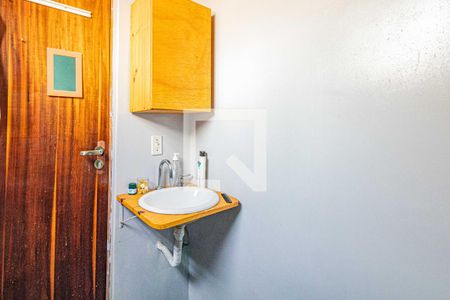 Casa à venda com 220m², 3 quartos e 3 vagas Casa à venda com 220m², 3 quartos e 3 vagasSalão - Banheiro