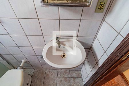 Casa à venda com 220m², 3 quartos e 3 vagas Casa à venda com 220m², 3 quartos e 3 vagasBanheiro social