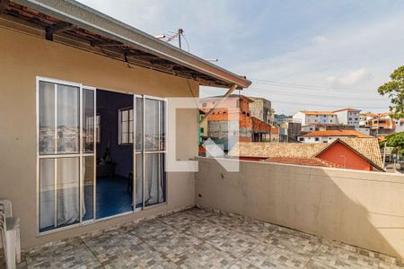 Casa à venda com 220m², 3 quartos e 3 vagas Casa à venda com 220m², 3 quartos e 3 vagasSalão - Varanda